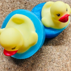 Entchen rubber ducky zitrone seife crazysuitcaseflamingo